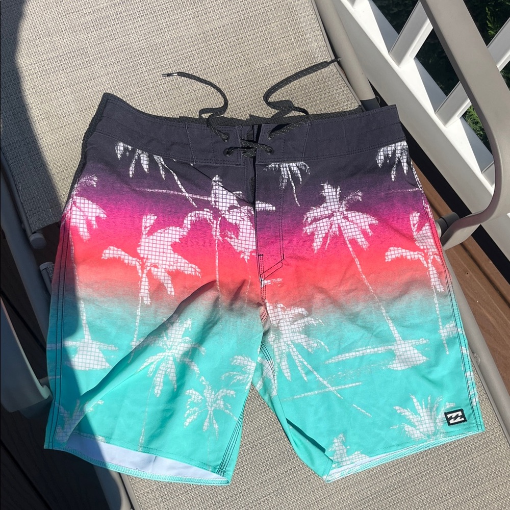 Billabong Recycler Sundays Pro Men's Palm Gradient Board Shorts Size 30 Waist